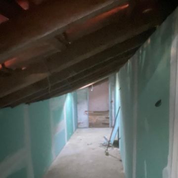 Adel Ebraheem - Ponte de Sor - Construction de mur intérieur