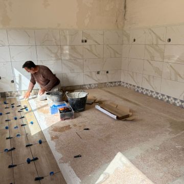 Décio Mascena da Silva - Caldas da Rainha - Pose de sols en pierre ou en carrelage