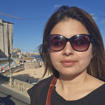 Shazra owais - Oeiras - Babysitting
