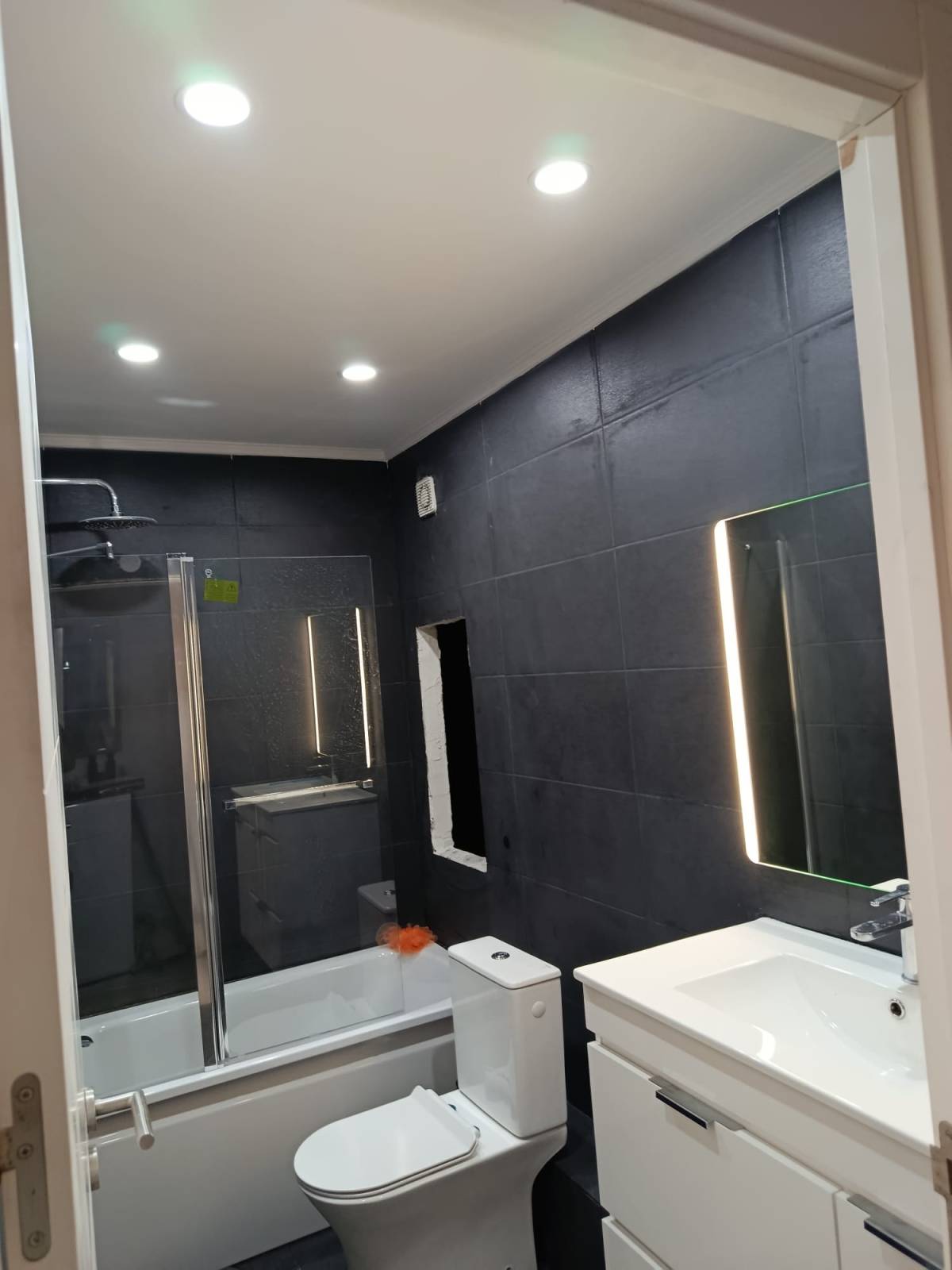 Dangue Service - Impermeabilização & Reabilitação - Vila Franca de Xira - Réparation et texturage de cloisons en plaques de plâtre