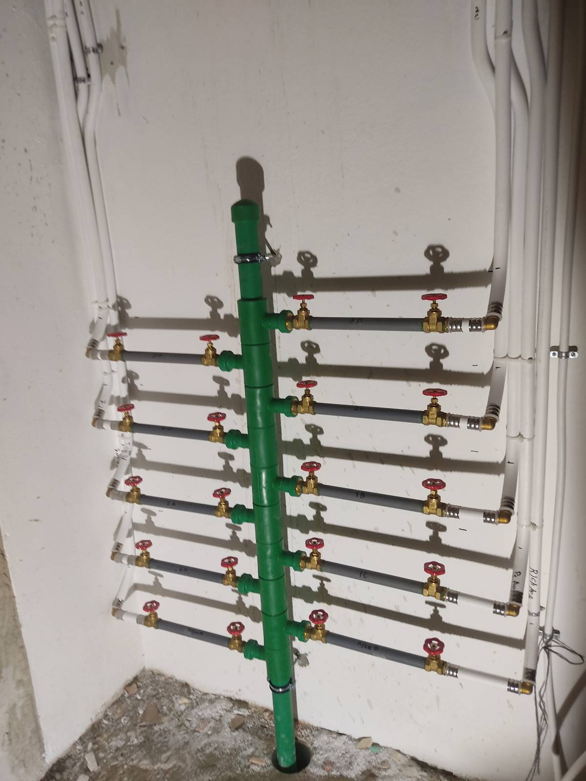 Canalização - Plumbing Solutions - Albufeira - Instalação de Pavimento em Pedra ou Ladrilho