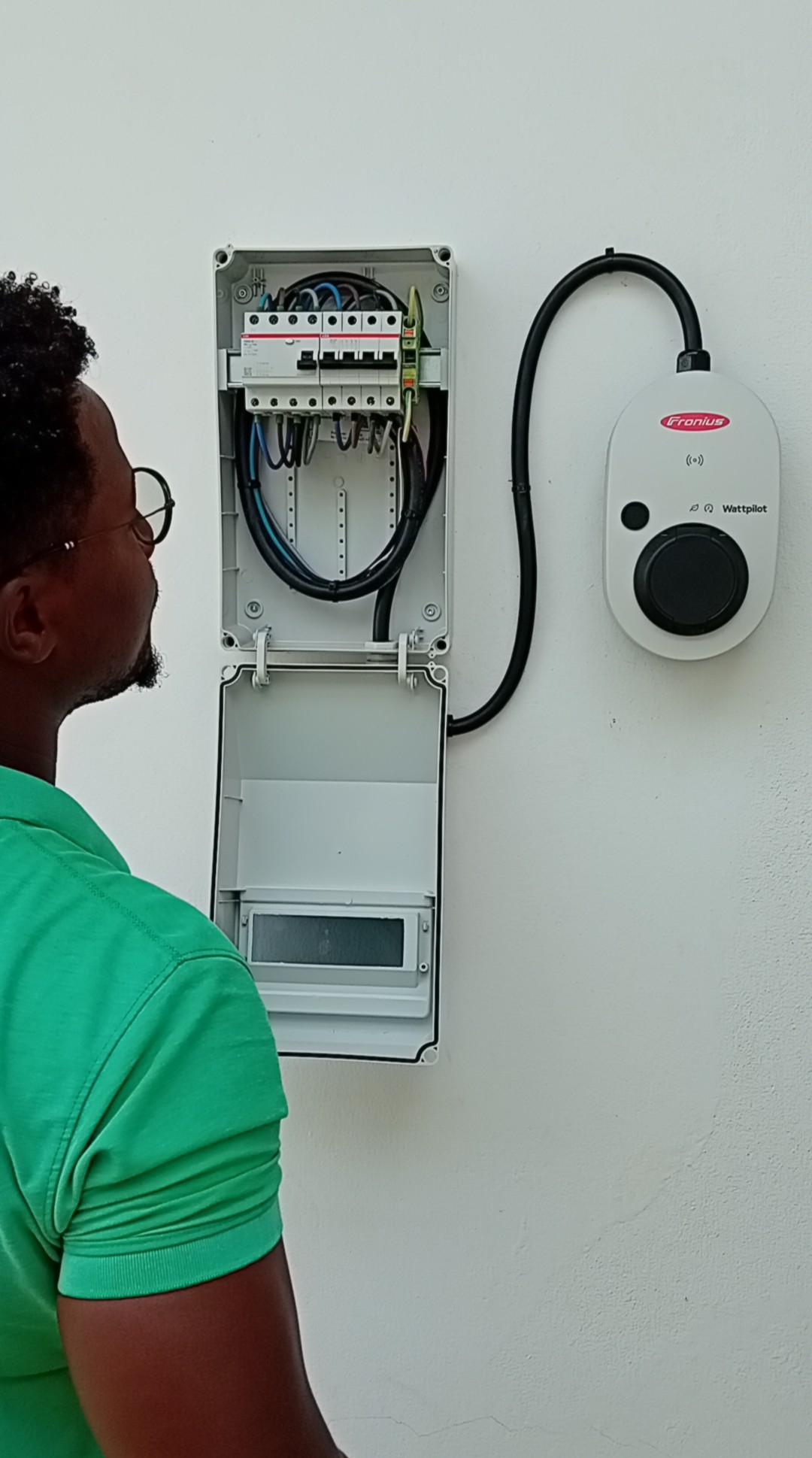 David Moniz - Especialista em Energia Solar e Eletricidade - Amadora - Instalação de Ventoinha