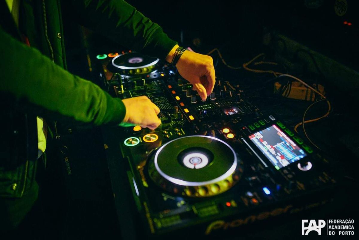 DJ Temptation - Gondomar - Quinceanera DJ