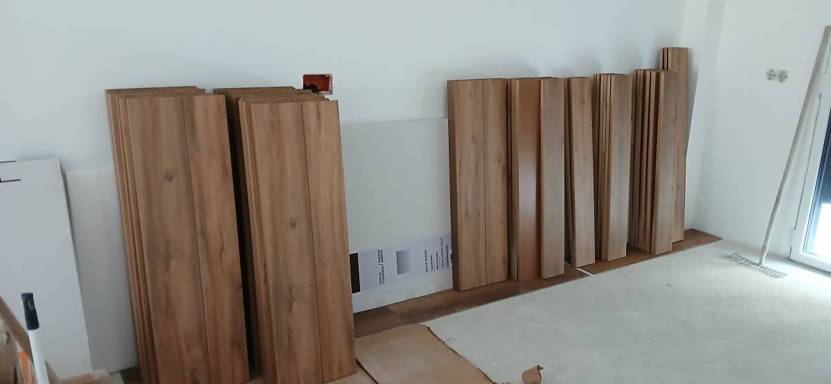 Helder Carpinteiro - Leiria - Vinyl or Linoleum Repair or Partial Replacement