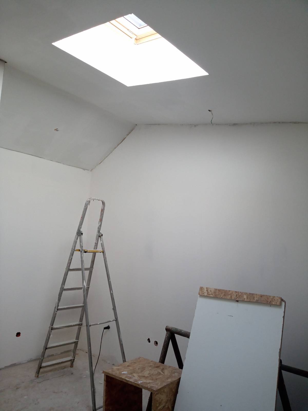 DTM - Diogo Tavares Martins, Unip. Lda - Estarreja - Pintura de Portas