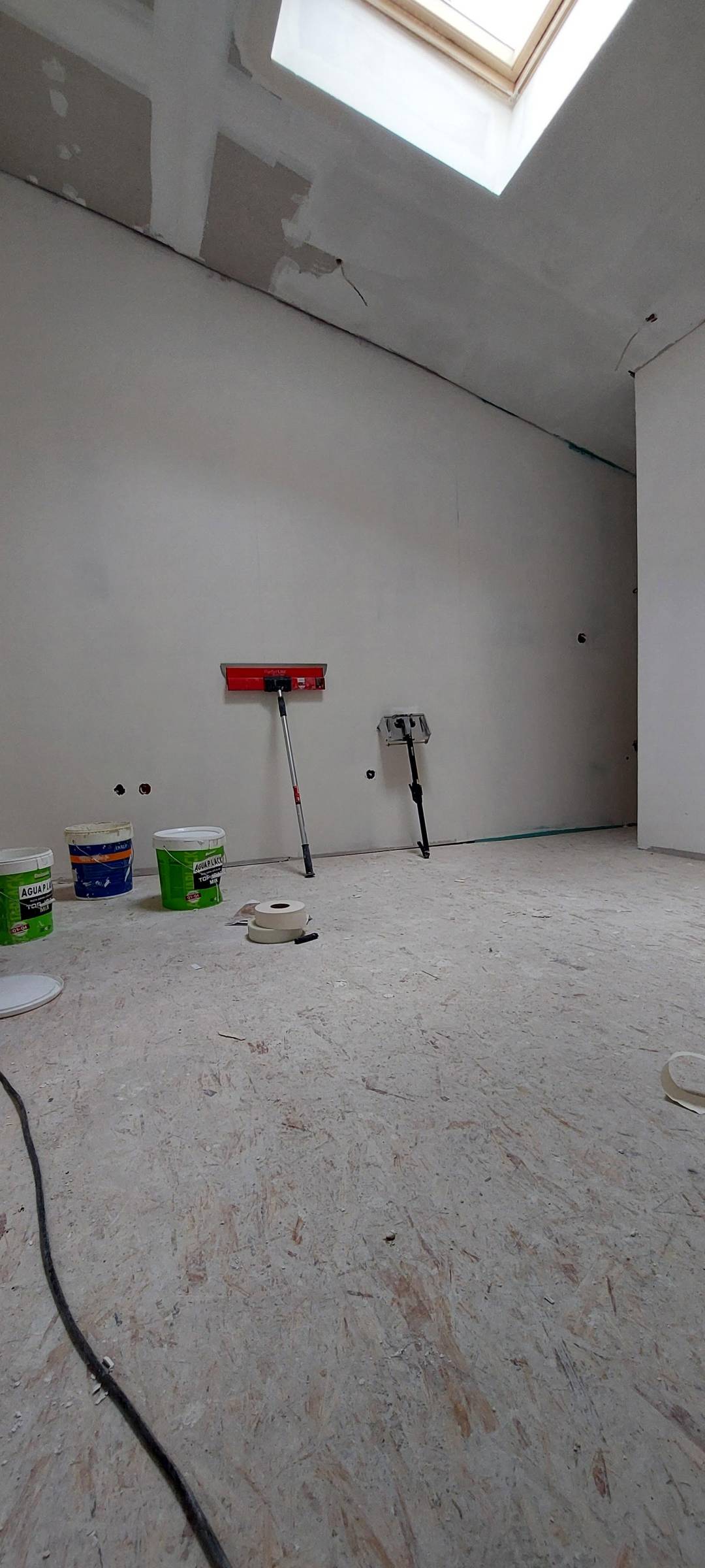 DTM - Diogo Tavares Martins, Unip. Lda - Estarreja - Remodelação de Quarto