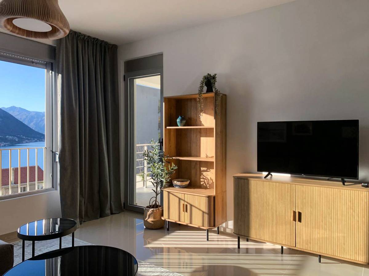 Julia Kulikova Design Studio - Oeiras - Muralista