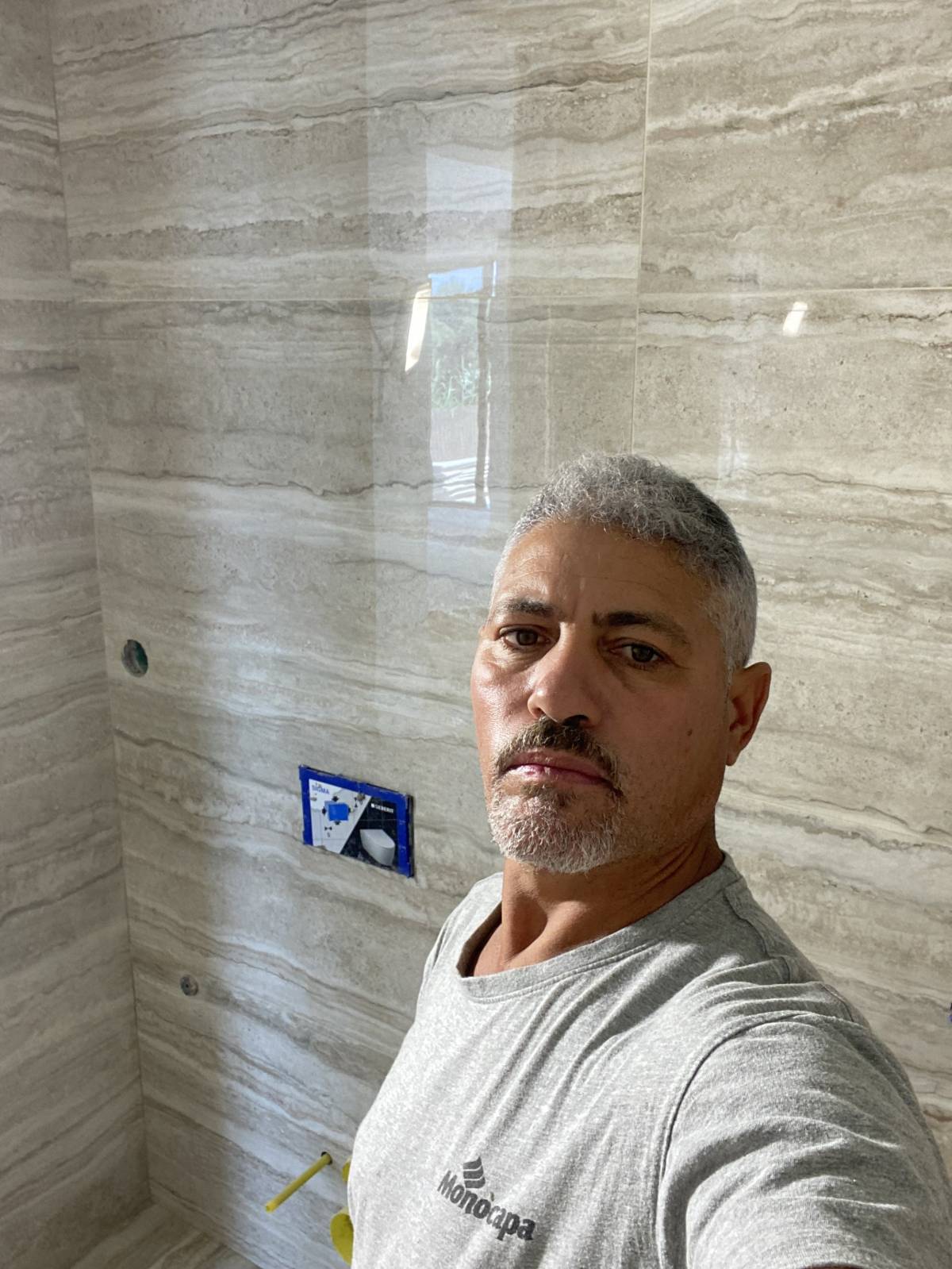 Ari Pereira - Barreiro - Bodenfliesen verlegen