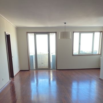 Ingride G. - Porto - Hausreinigung (regelmäßig)