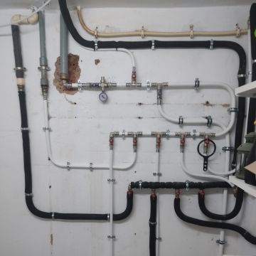 Canalização - Plumbing Solutions - Albufeira - Reparação ou Substituição de Pavimento Vinílico ou Linóleo
