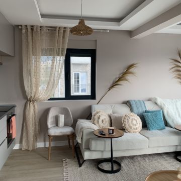Drapery Installation or Replacement - Julia K - 