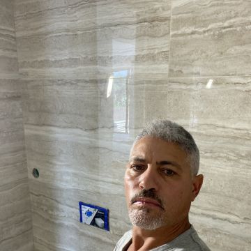 Ari Pereira - Barreiro - Bodenfliesen verlegen