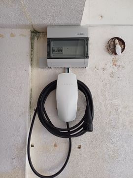 Douglas Eletricista - Cascais - Switch and Outlet Installation
