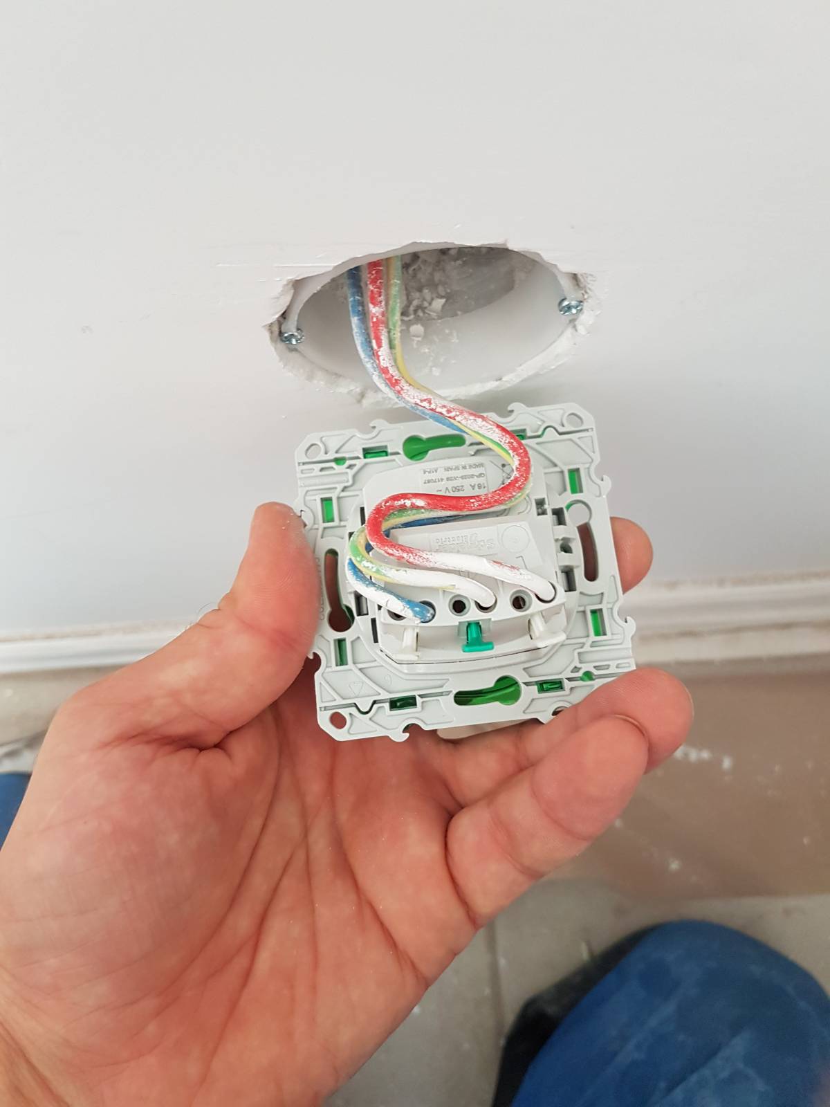 Rosti - Águeda - Installation de luminaires