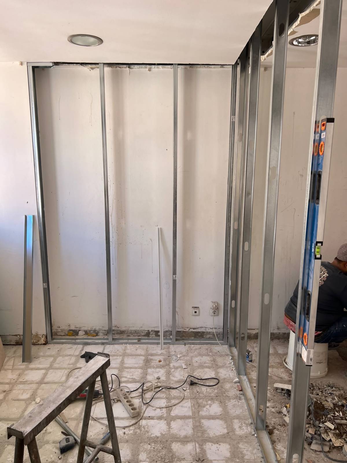 PCAACABAMENTO E REMODELAÇÃO - Viseu - Instalación, reparación o eliminación de revestimientos