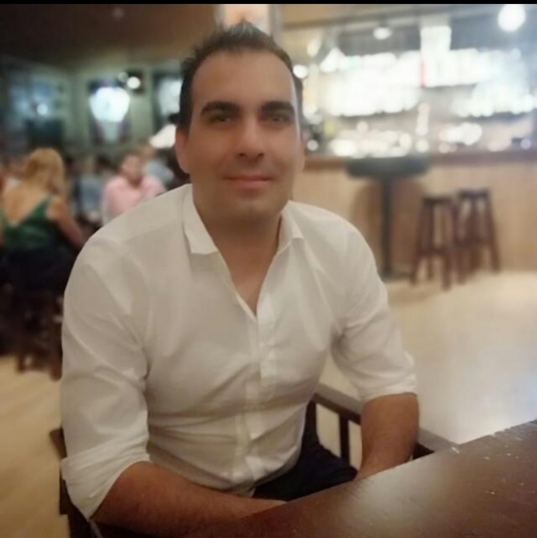 Diogo Santos - Pombal - Cabinet Refacing