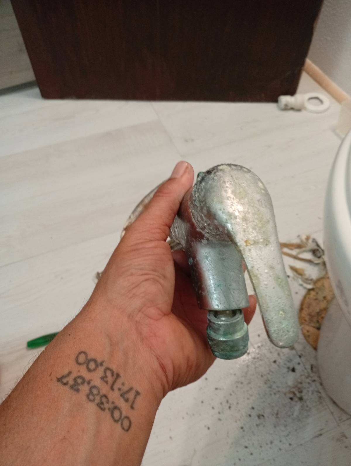 Luciano Oliveira - Seixal - Bricolaje y Muebles