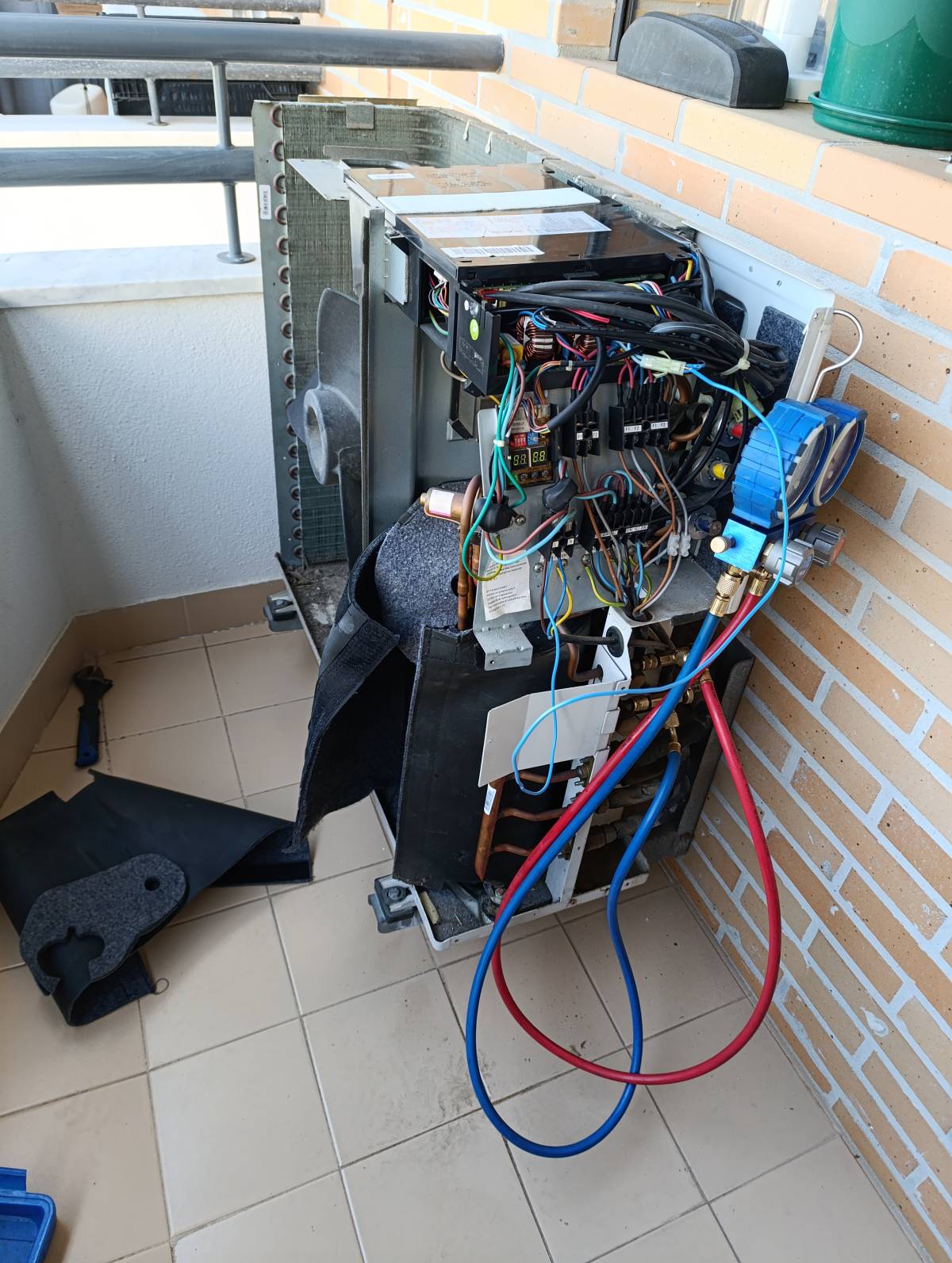 Confort Ar Climatização - Loures - Kitchen Fan Installation or Replacement