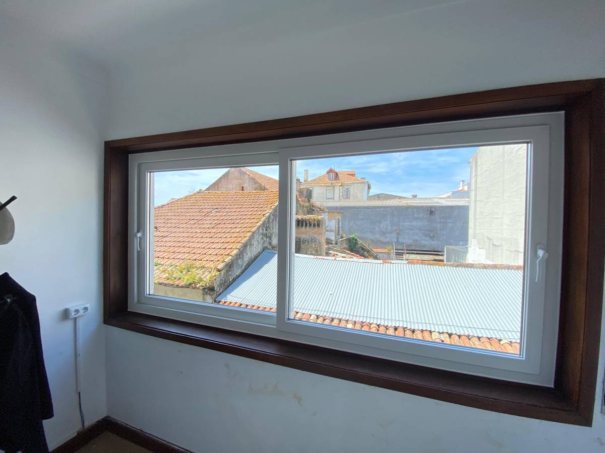 Window World - Porto - Dachfenster montieren