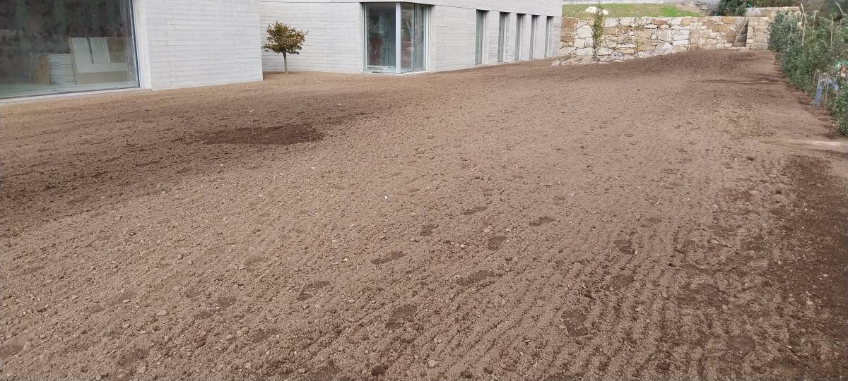 Figueiras-Garden Solutions - Póvoa de Varzim - Lawn Mowing and Trimming (Recurring)