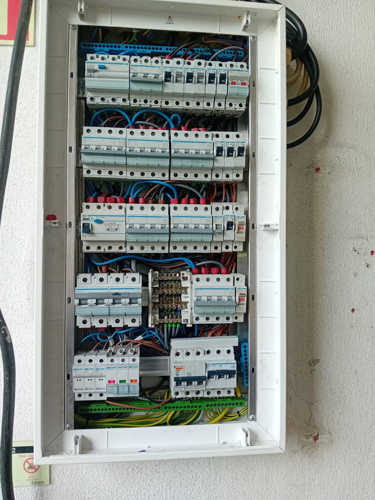 YÁQUESON ZACARIAS UNIPESSOAL LDA - Sintra - Electrical and Wiring Issues
