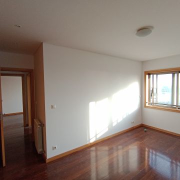 Hygor G - Vila Nova de Gaia - Floating Flooring Installation