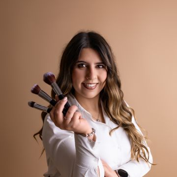 Ana CF Gomes Makeup - Anadia - Haarstyling für Events