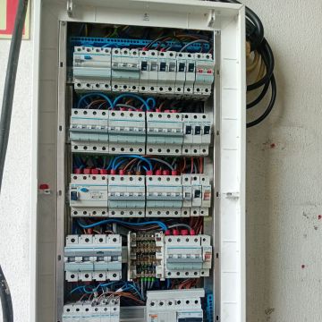 YÁQUESON ZACARIAS UNIPESSOAL LDA - Sintra - Electrical and Wiring Issues