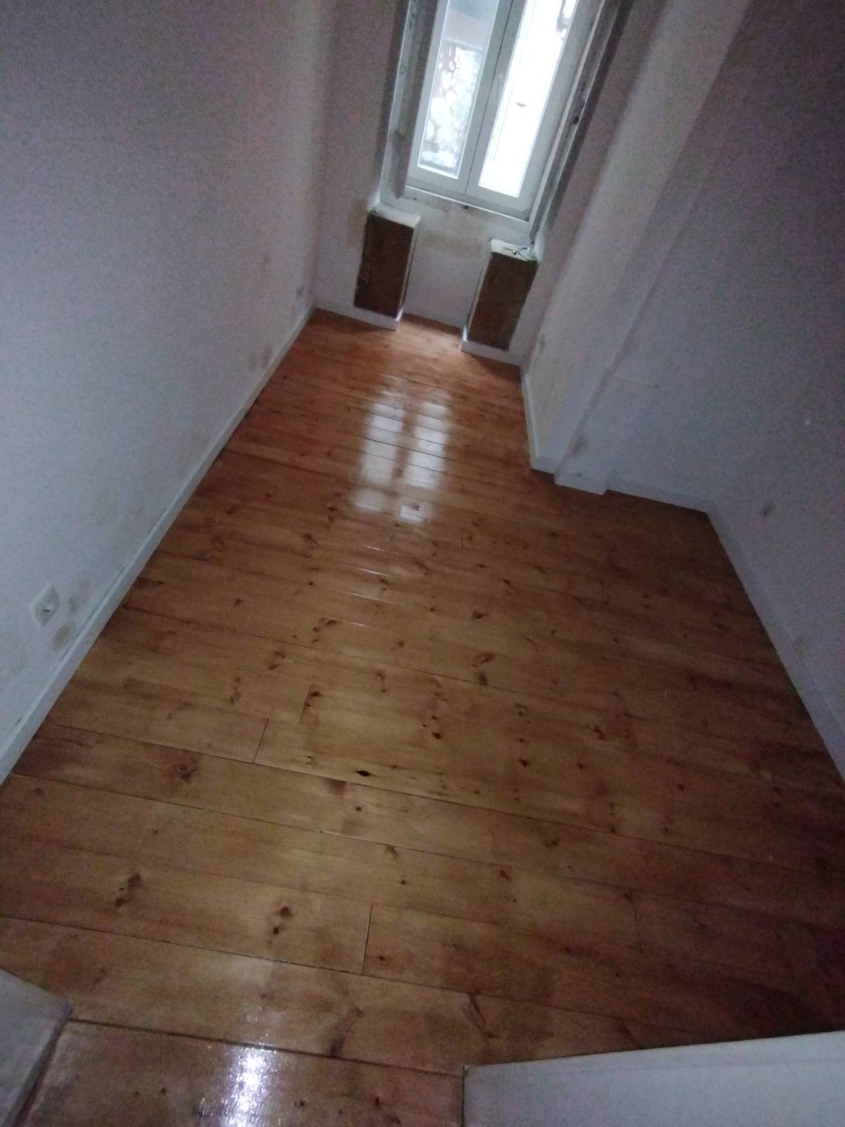 2W Remodelações - Seixal - Instalación de suelos de baldosas o piedras