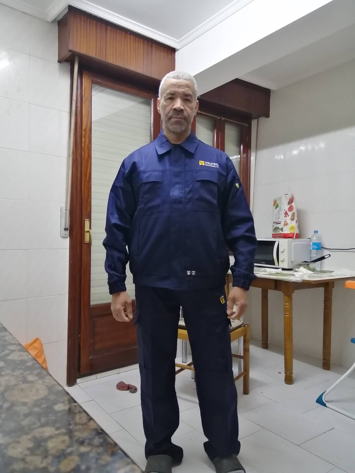 ÉTEREO OUTONO Unipessoal Lda - Marinha Grande - Cerrajero