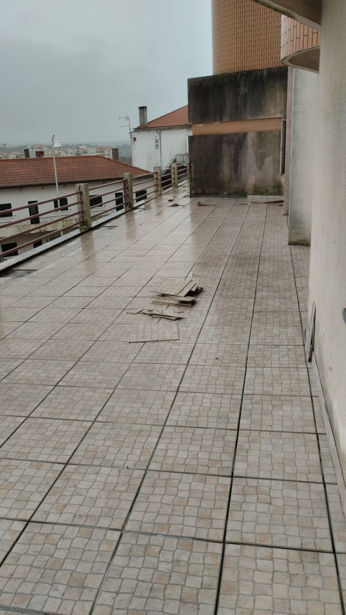 ELITE REMODELAÇÕES - Rio Maior - Floor Tiling