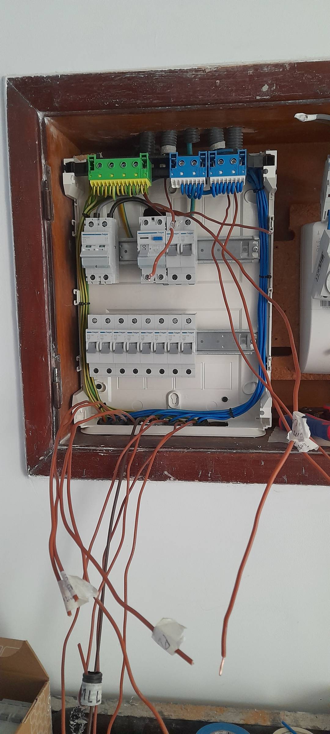 V.A. instalações elétricas - Faro - Instalação de Iluminação