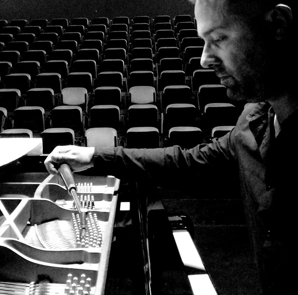 Afinador de pianos / Piano tuner Fernando Leao - Portimão - Afinação de Piano