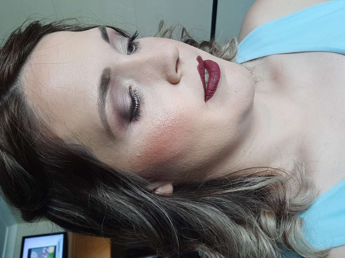 Joana Tavares Makeup Artist and Haistyle - Valongo - Maquilhagem para Formatura