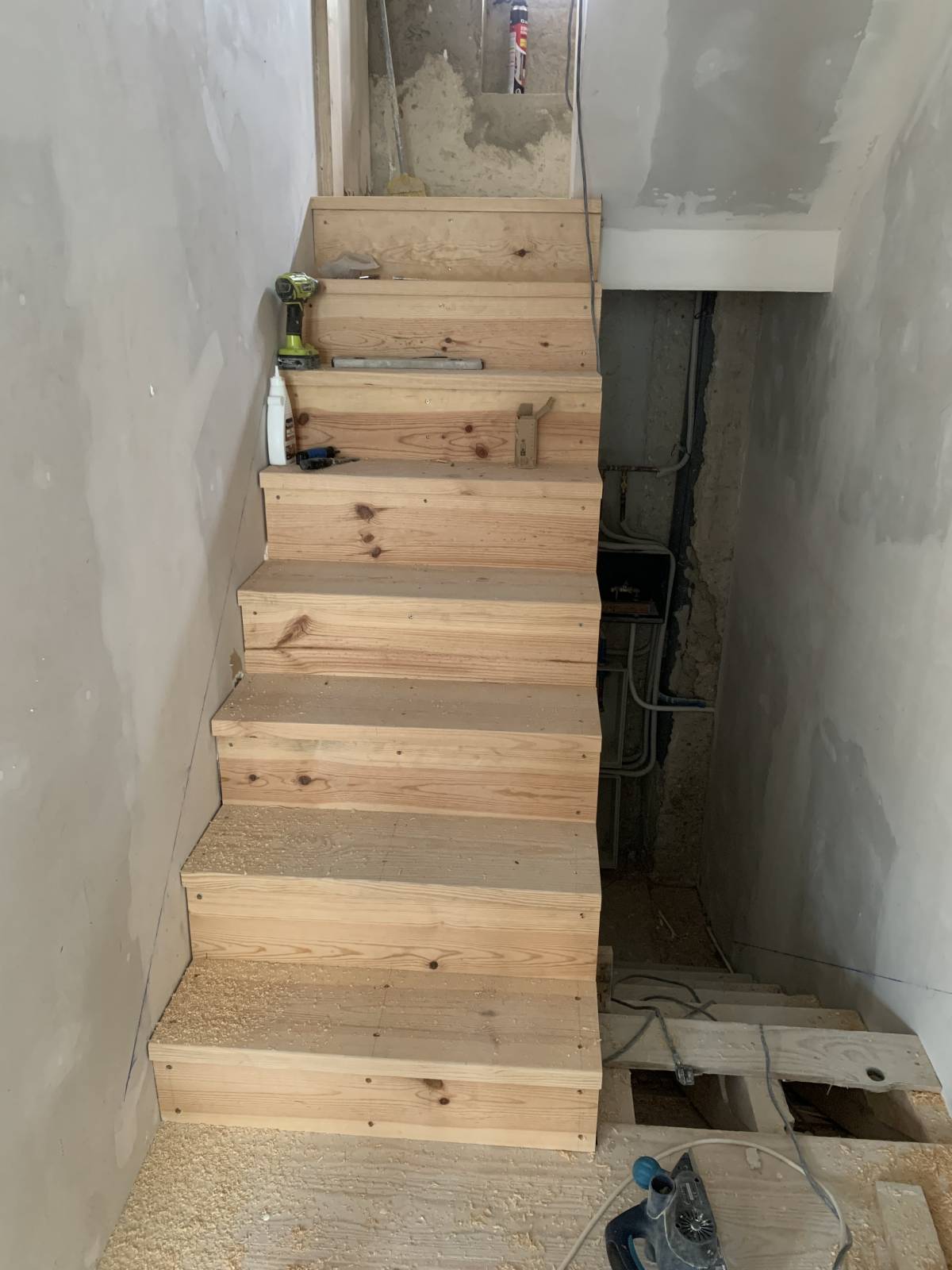 Eudes Carpinteiro - Lisboa - Reparação de Escadas e Escadarias