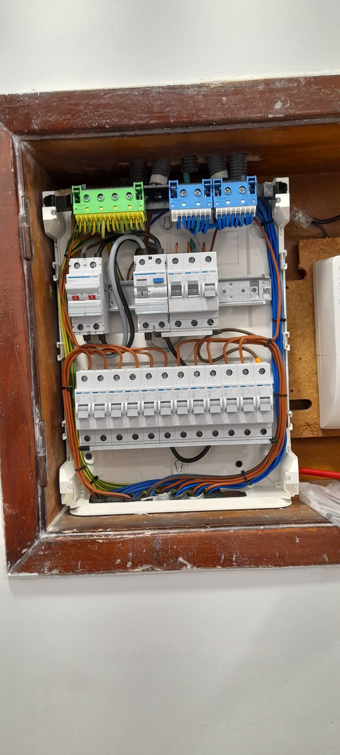 V.A. instalações elétricas - Faro - Reparação de Gerador