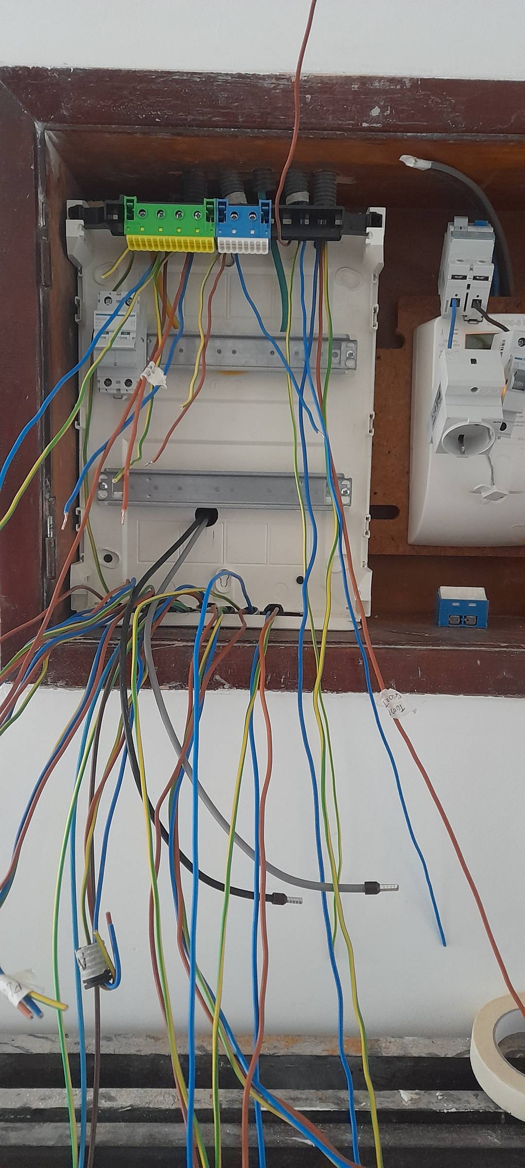 V.A. instalações elétricas - Faro - Problemas Elétricos e de Cabos