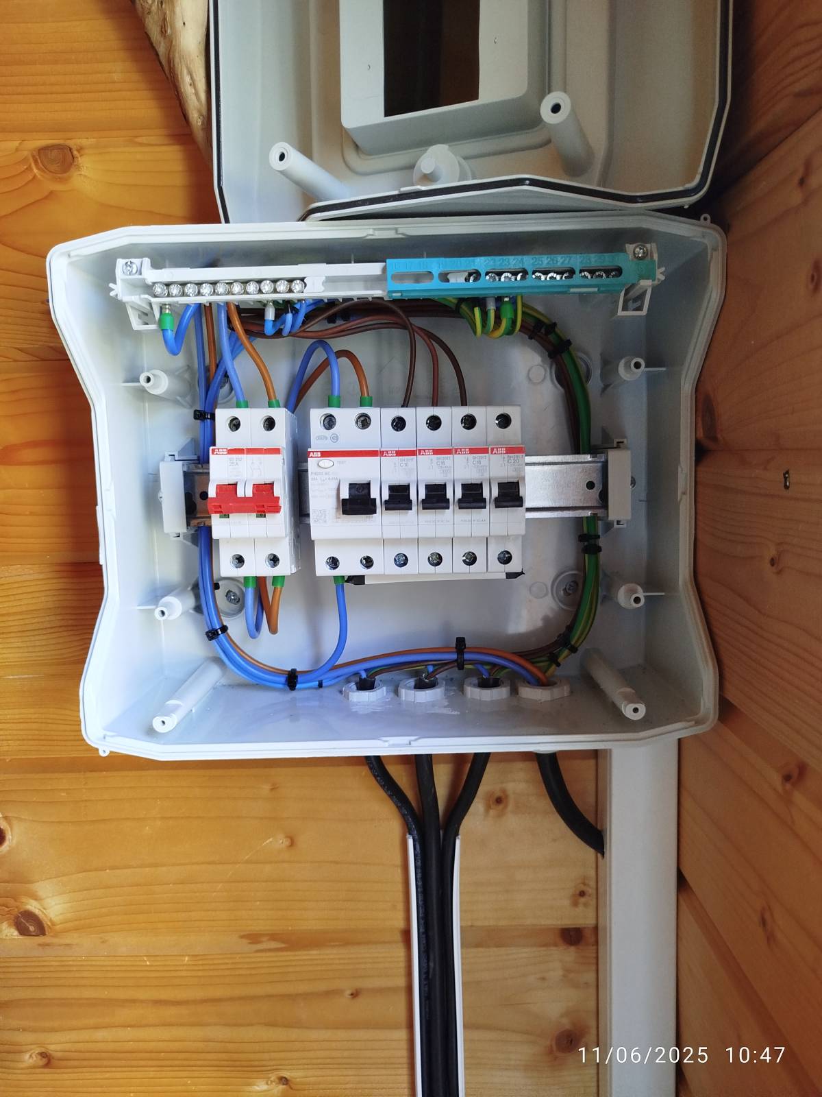 V.A. instalações elétricas - Faro - Instalação de Lâmpada