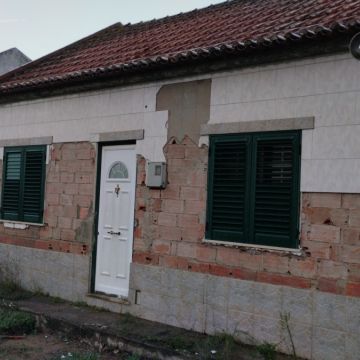 ELITE REMODELAÇÕES - Rio Maior - Door Repair