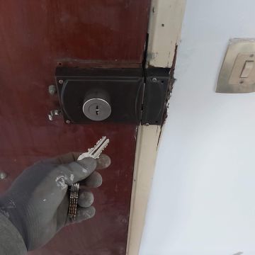 Eudes Carpinteiro - Lisboa - Reparação de Porta