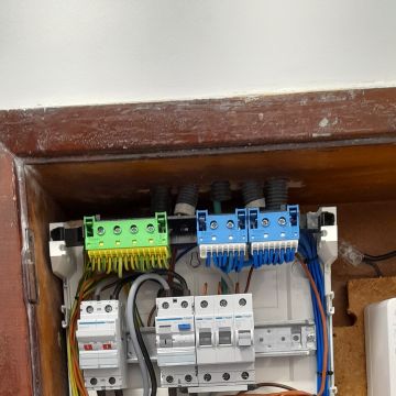 V.A. instalações elétricas - Faro - Reparação de Gerador