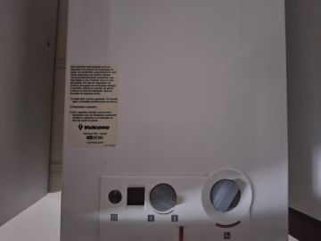 Techniker für Durchlauferhitzer
