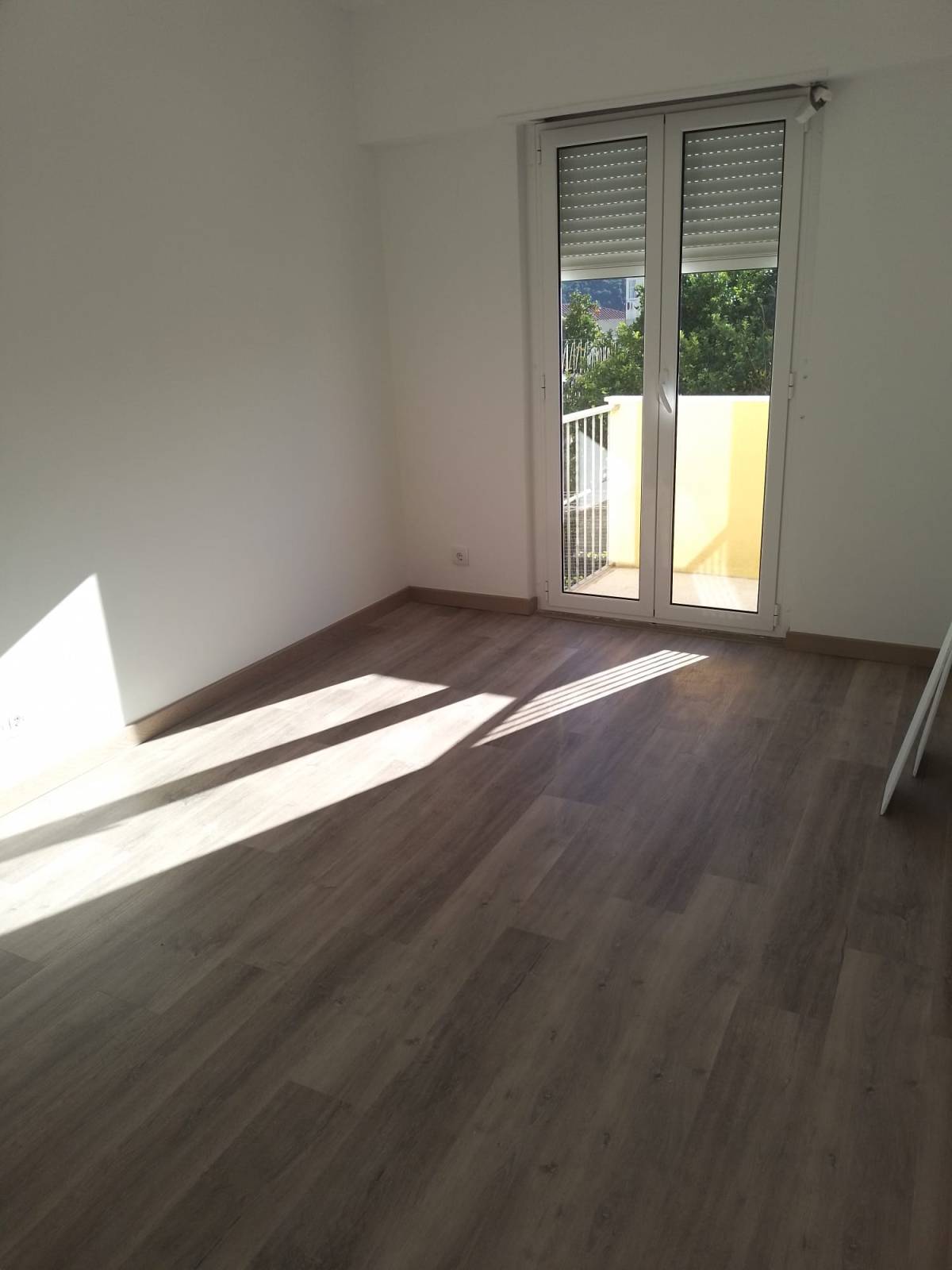 CClean - Oeiras - Interior Wall Addition