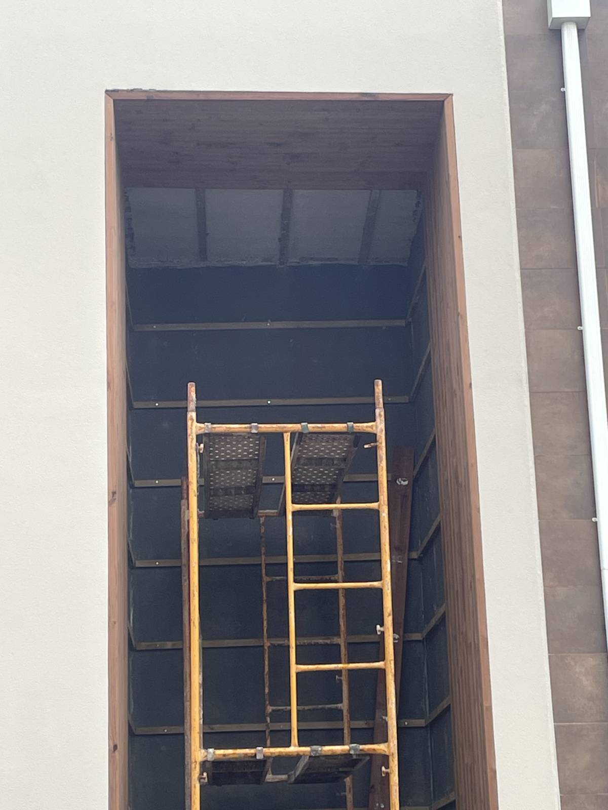 Mãos a obra - Setúbal - Roof Installation or Replacement