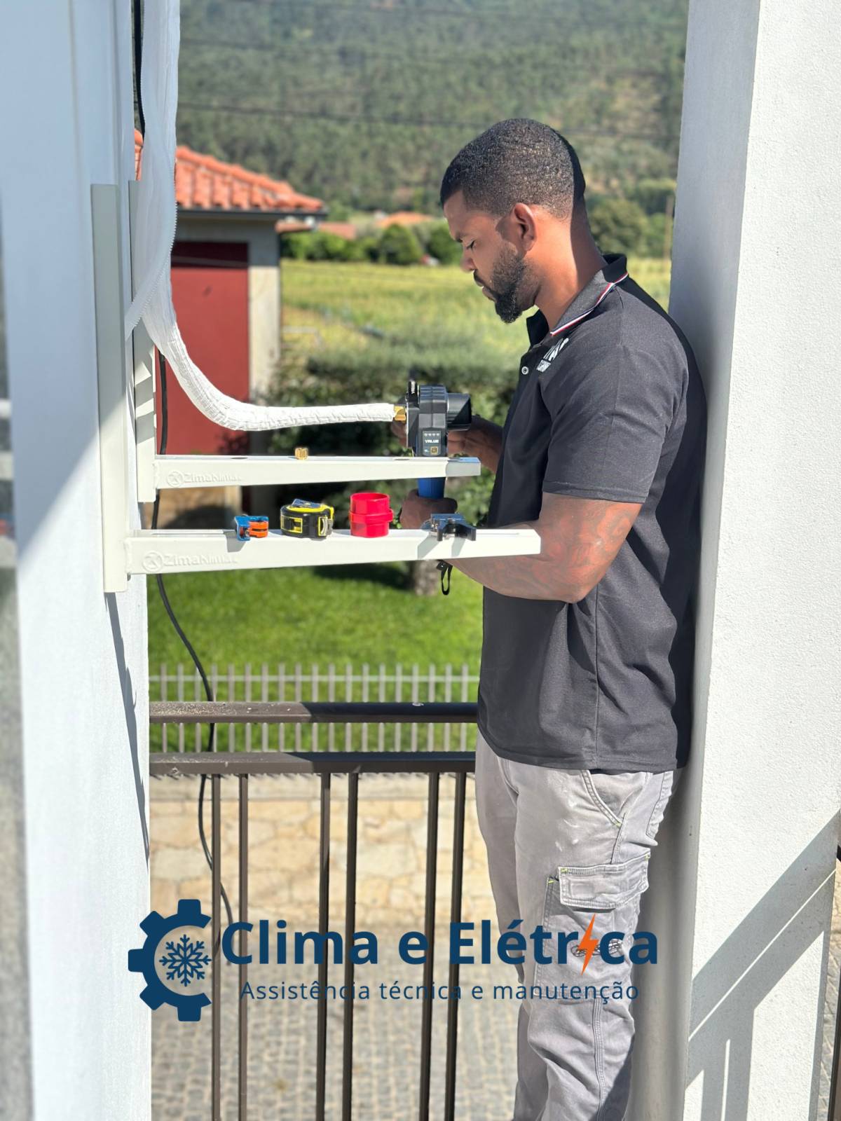 Clima e Elétrica ass. Técnica e refrigeração - Barcelos - Instalação de Lâmpada