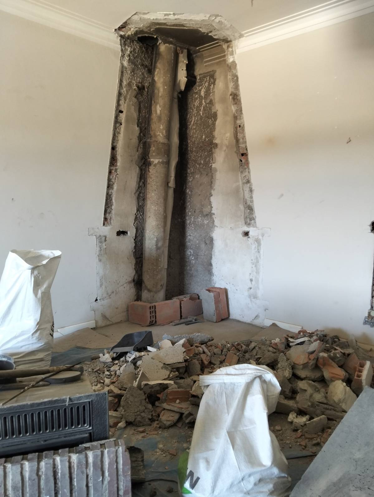 M.J. Matos - Porto - Servicios de demolición