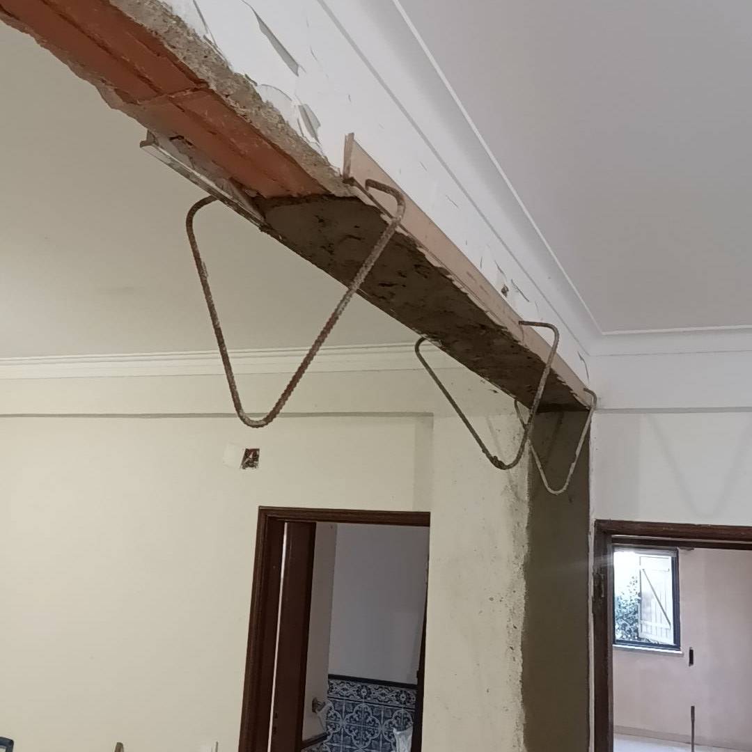 RC CONTRUÇÃOS é REMODELAÇÕES - Odivelas - Adición de pared interior