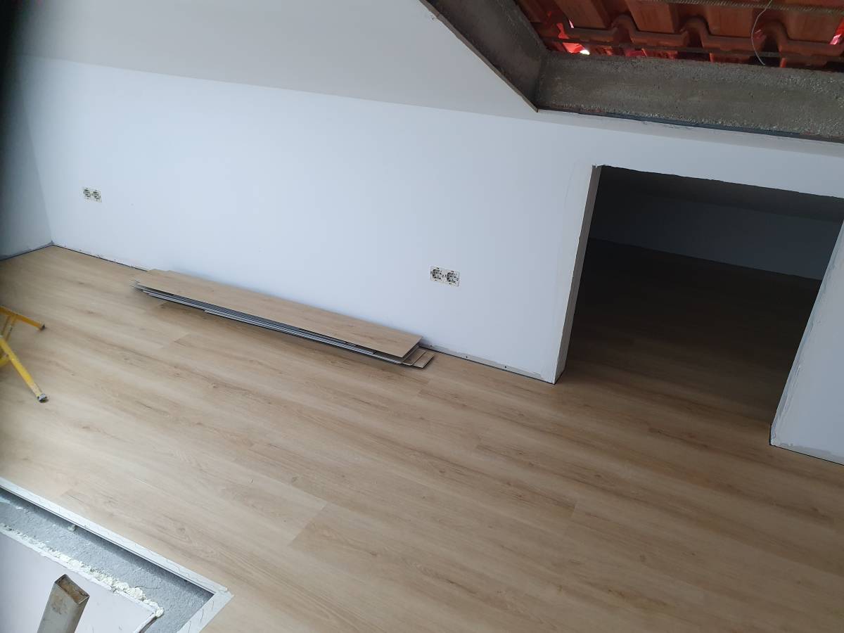 Henrique - Coimbra - Cabinet Repair