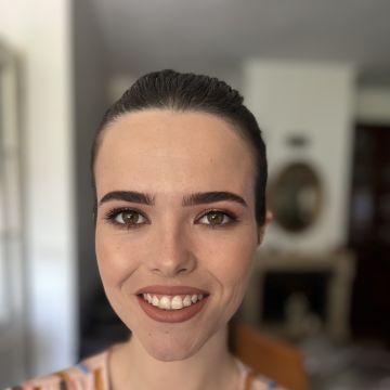 Débora Vicêncio - Almada - Hairdressers and Makeup Artists