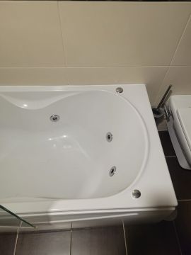 Técnico (Reparação de Jacuzzi e Spa)
